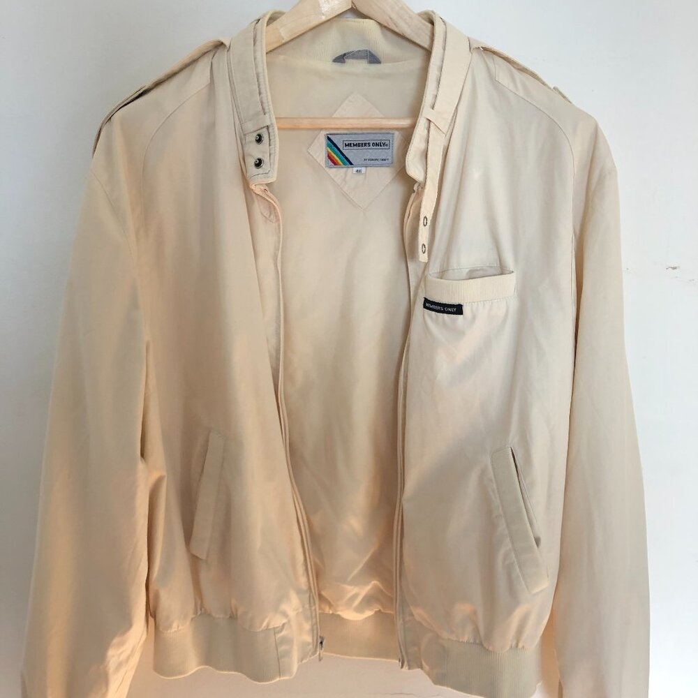 Members Only Vintage Cream Jacket Mens Size 46 Retro